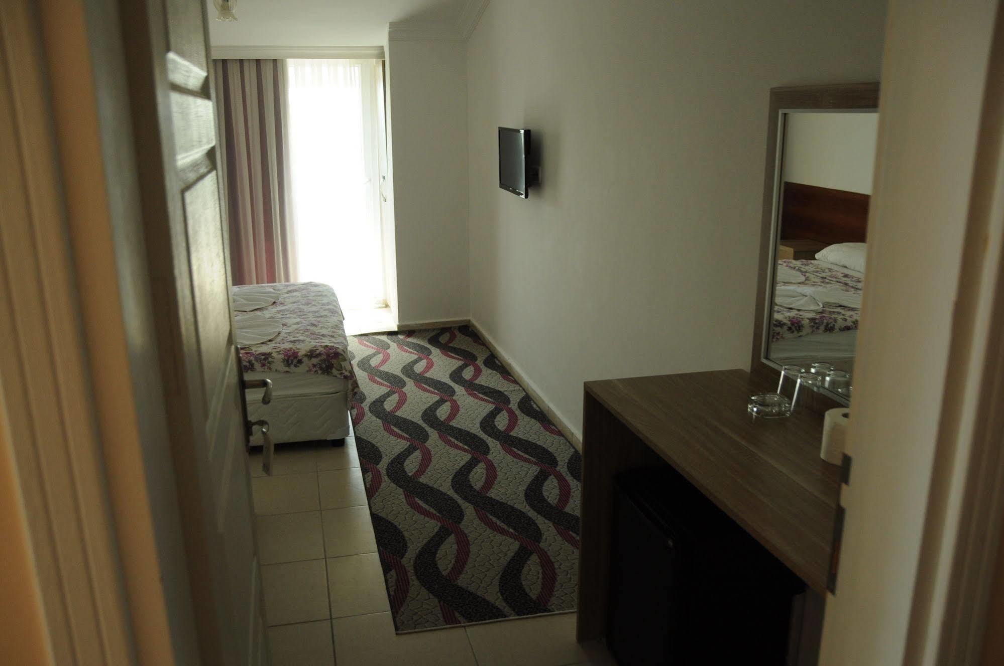 Demirci Hotel อันตัลยา ภายนอก รูปภาพ